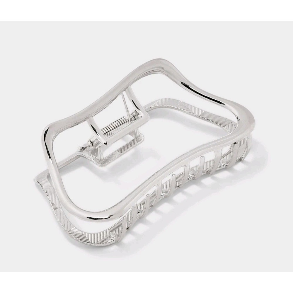 Universal Thread wavy metal Hair Claw Clip Silver